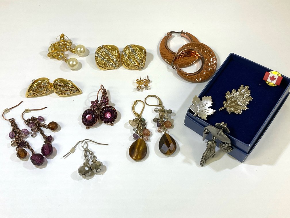 Vintage Earrings & Pins
