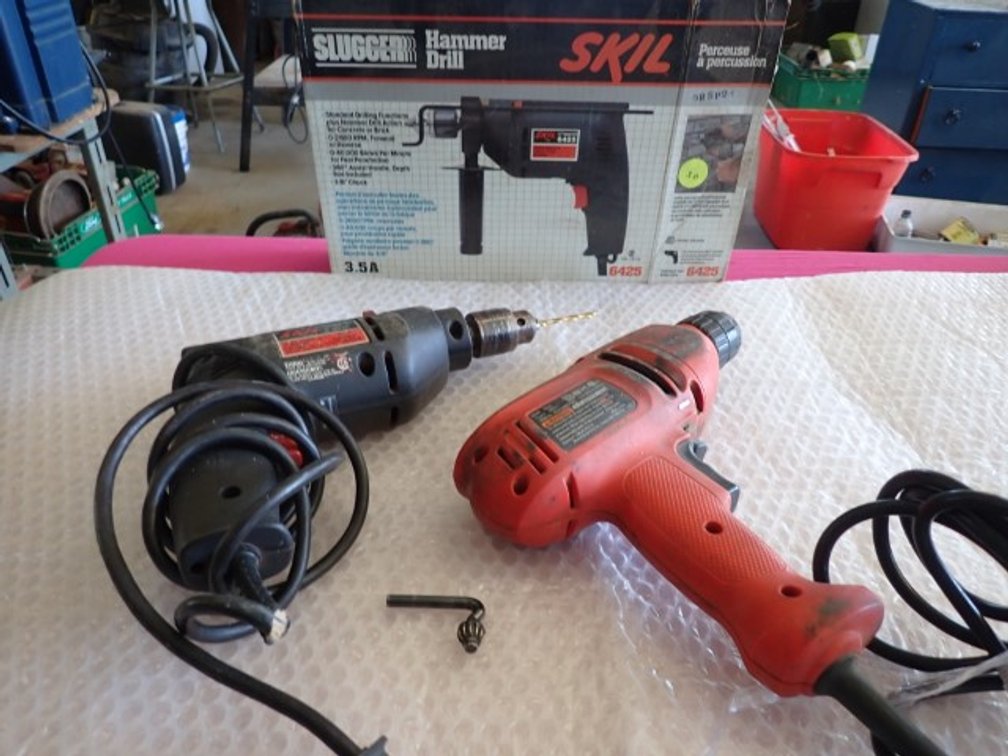 2 electric power drills