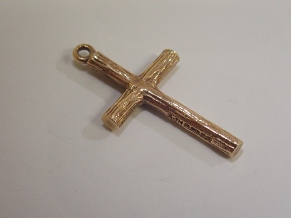 9K Gold Cross Pendant