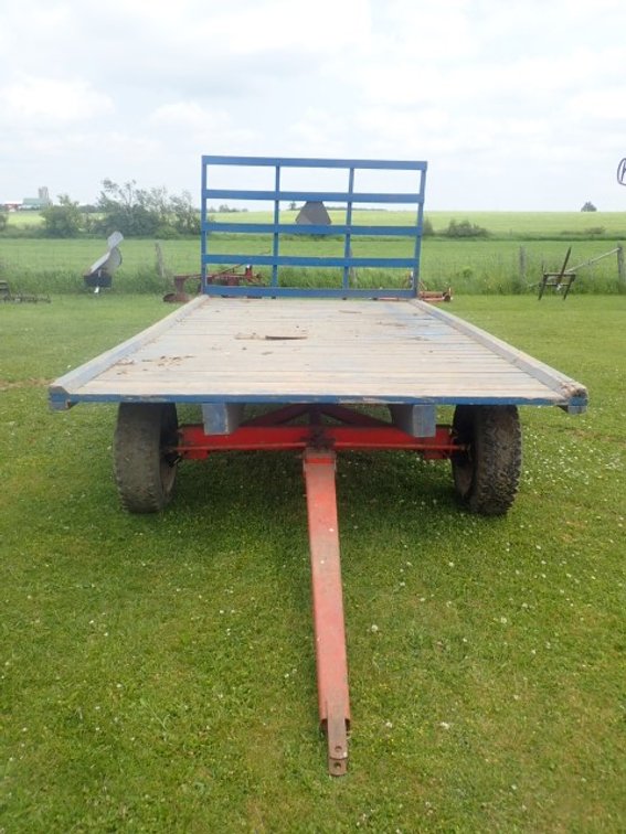 Farm Hay Bale Wagon