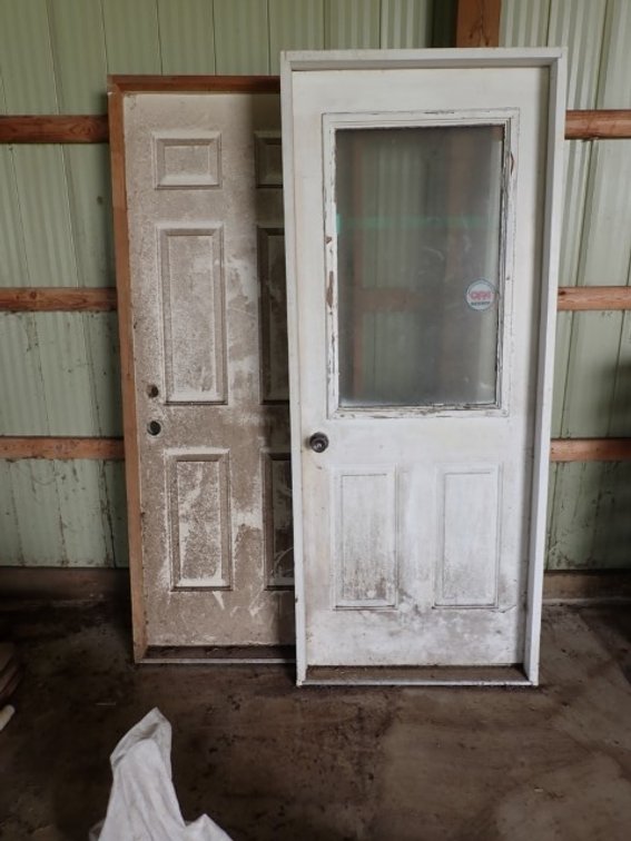 2 Shop Doors With Frames