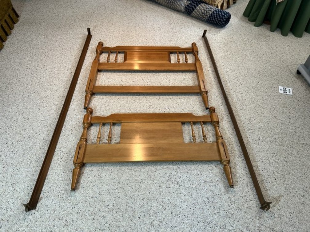 Roxton Maple Twin Bed