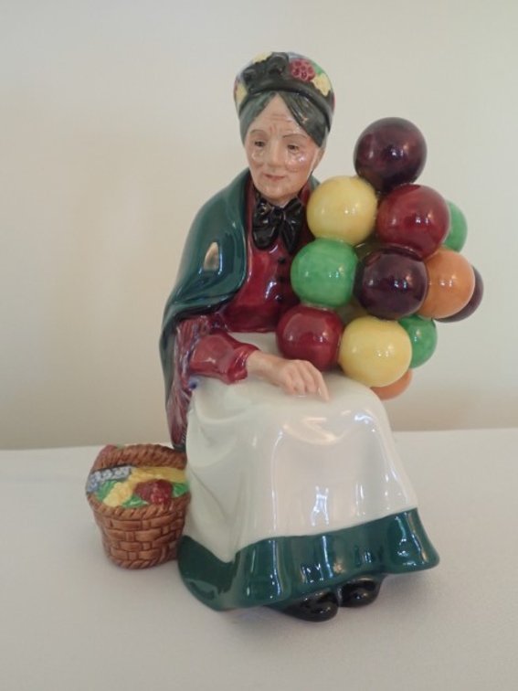 Old Balloon Seller by Doulton