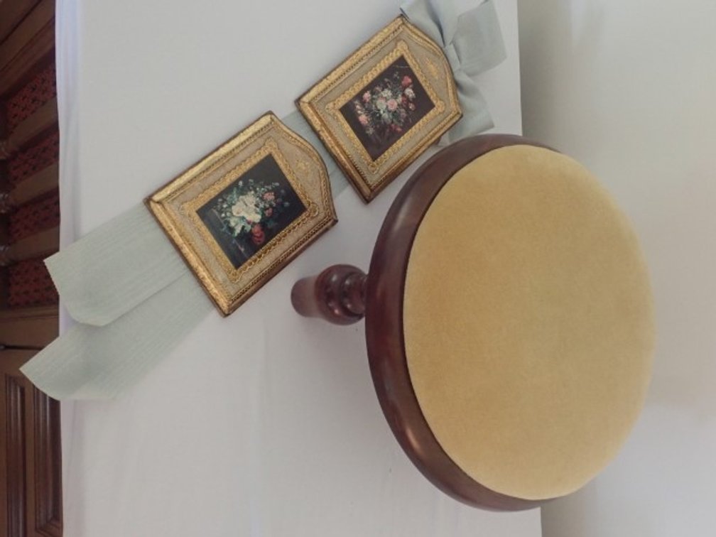 Italian hangings and foot rest