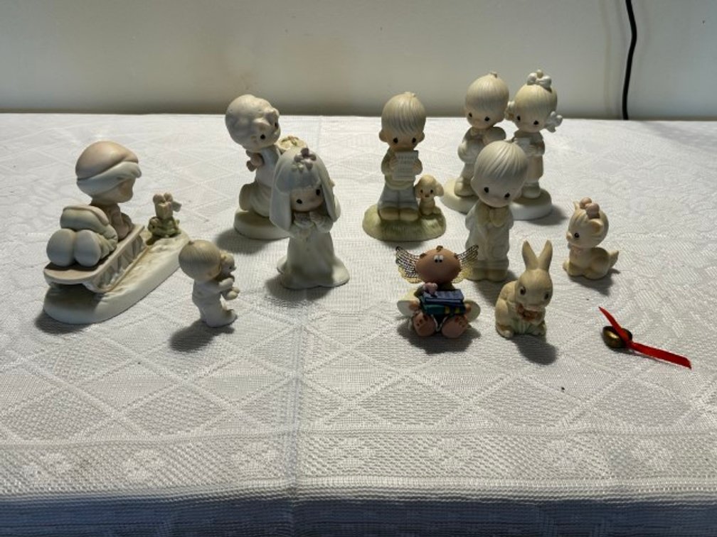 Precious Moments Figurines