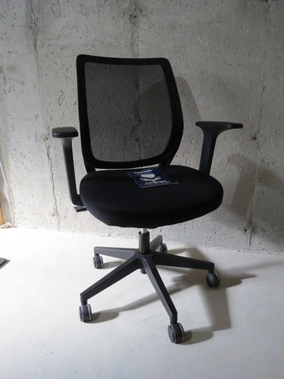 Mesh & Fabric Task Chair