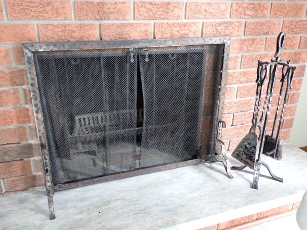 Fireplace Tools & Screen