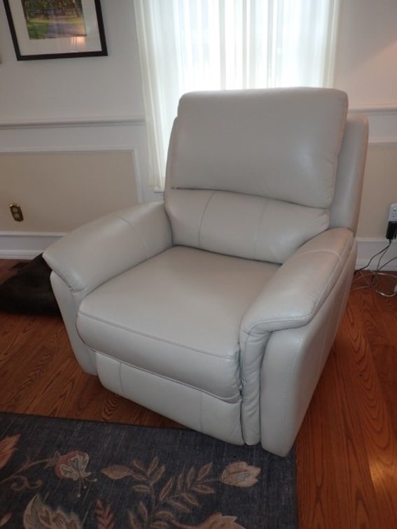 NEW Top Grain Leather Power Reclining Chair