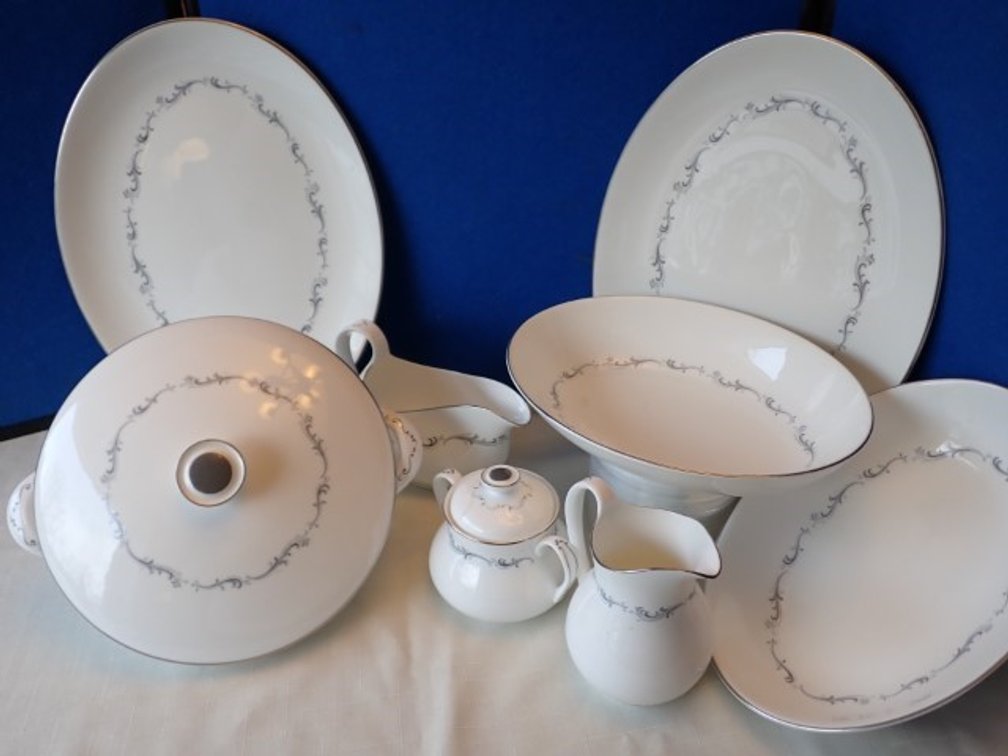 Royal Doulton Dinnerware Serving Set