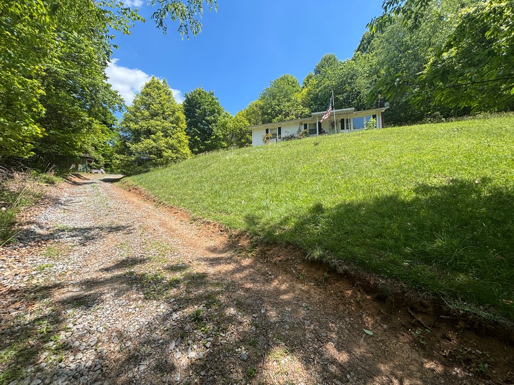 Image for Oscar E. Tate * Auction Sat. July 25 @ 10 A.M. * 17369 Buffalo Pond Rd. Bristol, VA