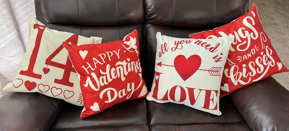 4 Canvas Valentine Pillows 