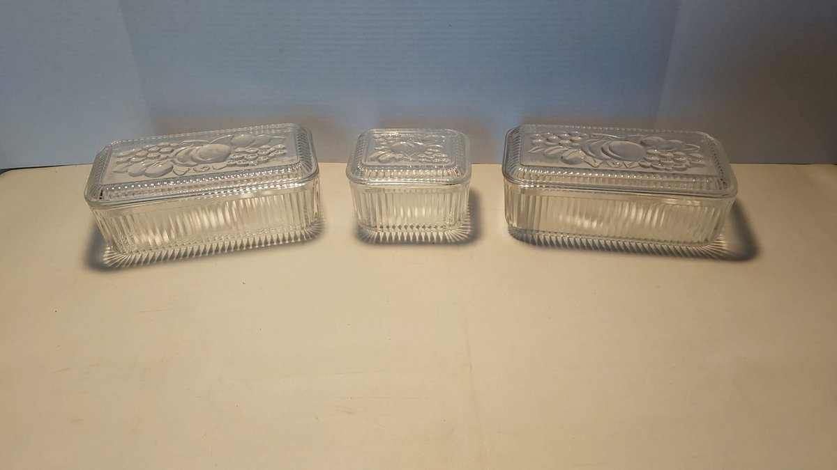 (3)Federal Ribbed Clear Depression Glass Refrigerator Dishes(! lid has a chip)