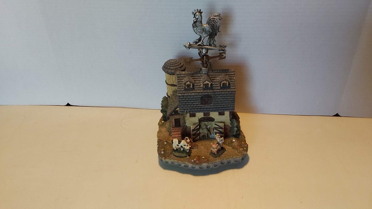 Ceramic Farmhouse Music Box