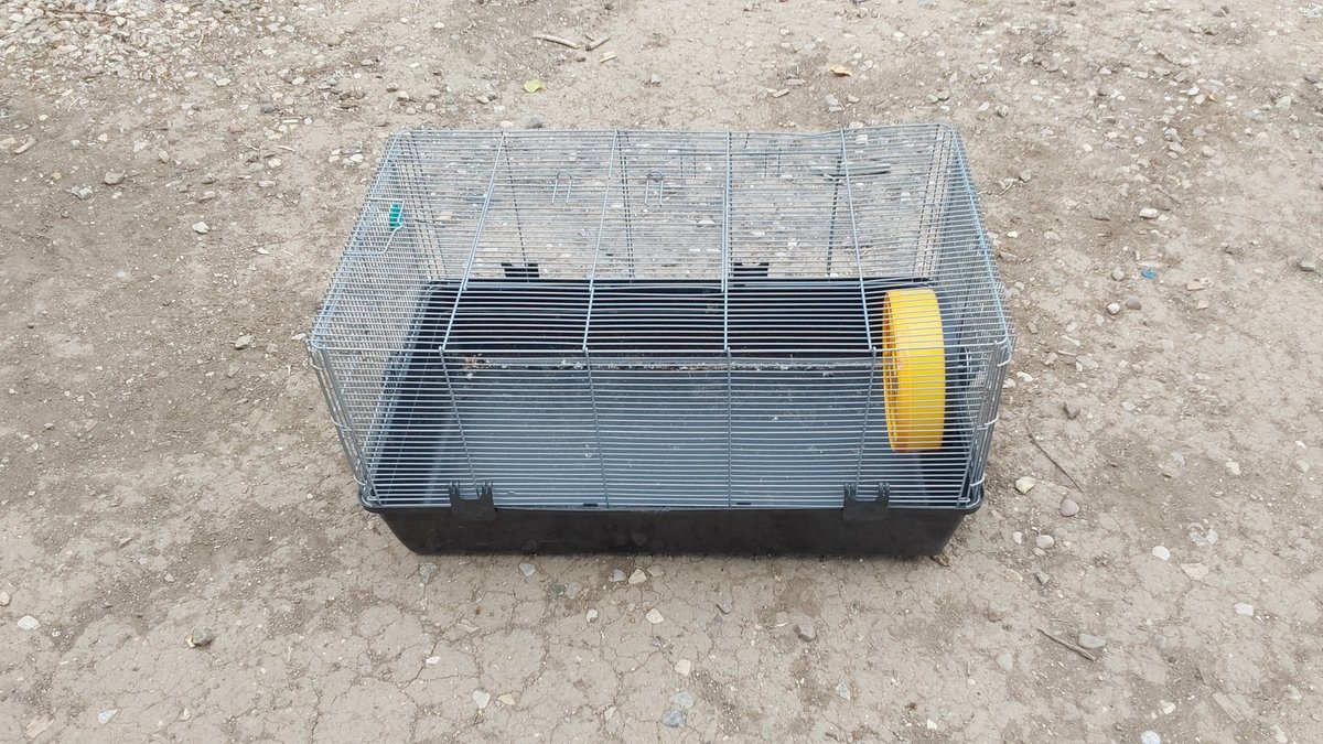Pet Cage (32" x 19" x 17 1/2" T)