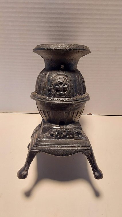 Miniature Cast Iron Pot Belly Stove(7 1/2" T)