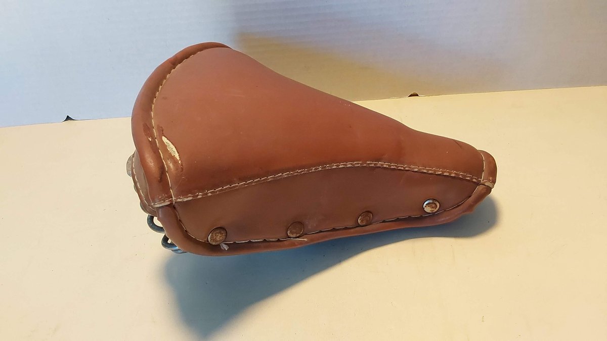 Vintage Deluxe Sport Bicycle Seat
