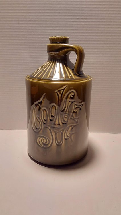 Vintage Olive Green Cookie Jug(Not marked but possibly McCoy)