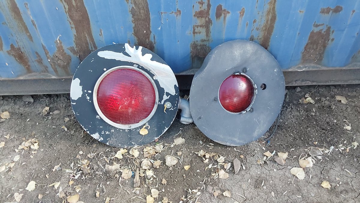 (2) Rail Road Stop Lights