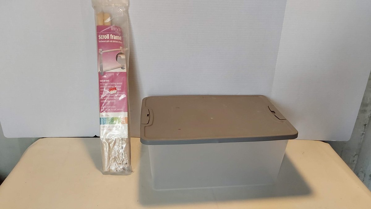 15 Qt. Tote; Scroll Frame