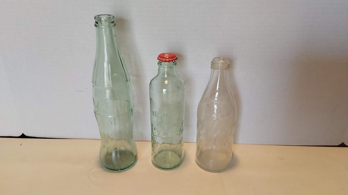 (3)Pop Bottles(1 with no embossed name)