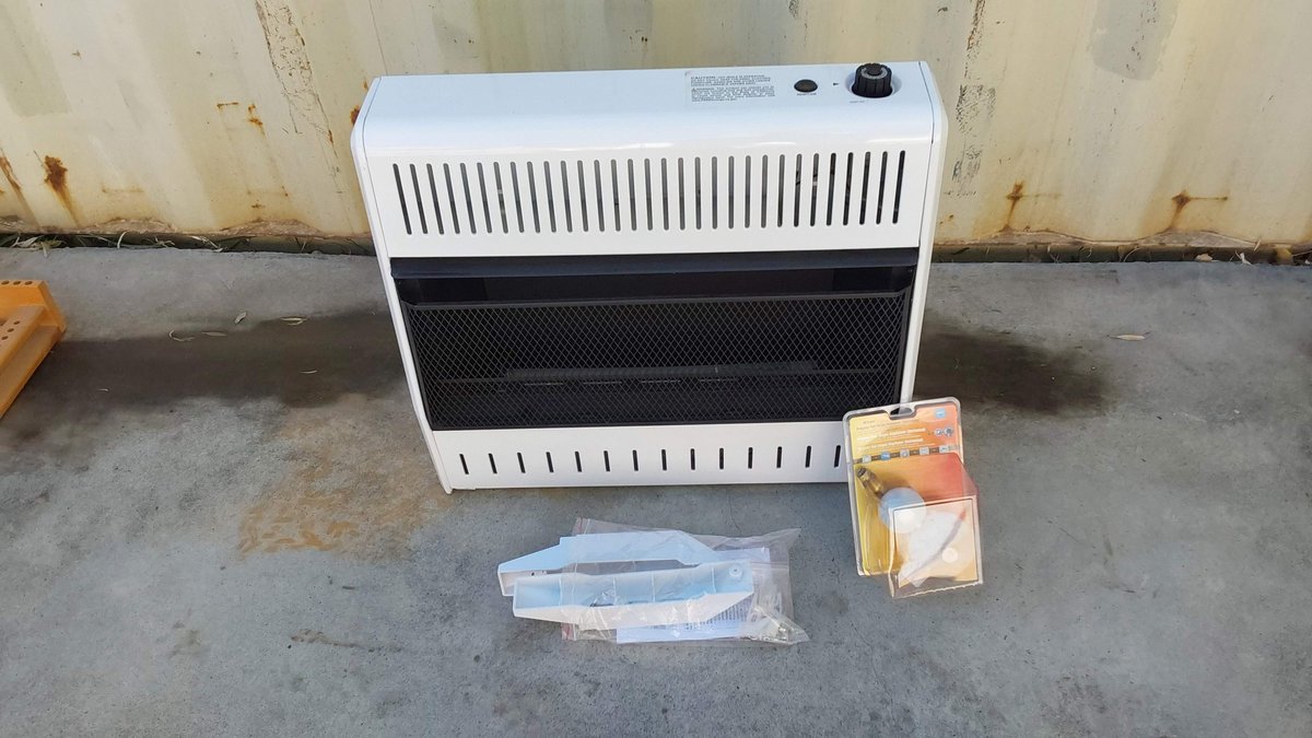 New Propane Heater 30,000 BTU(23 1/2" W x 26 1/2"T)