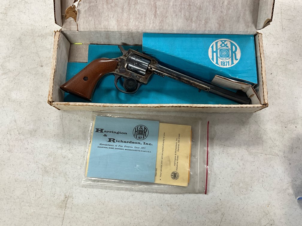 Harrington & Richardson Model 976 22 L.R.