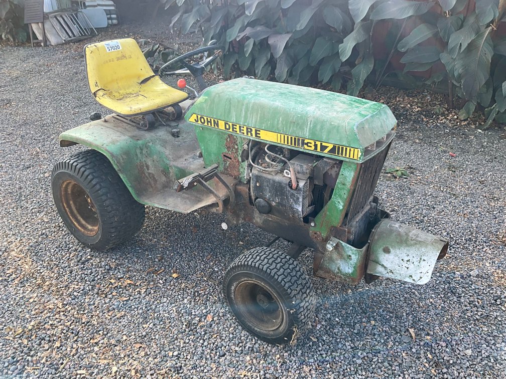 John Deere 317 Gas Mower