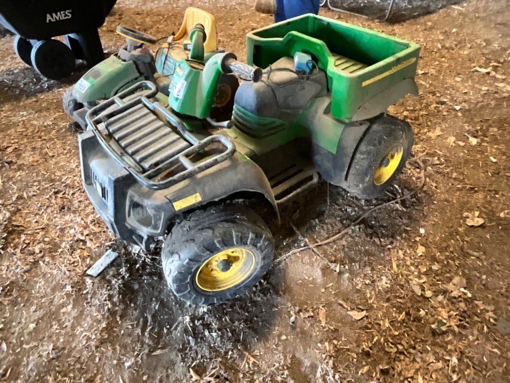Kids Rid on 4 Wheeler