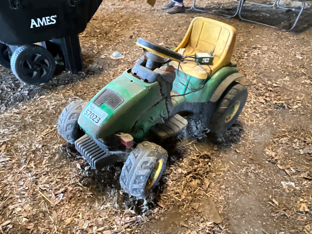 Kids Rin on John Deere Tractor
