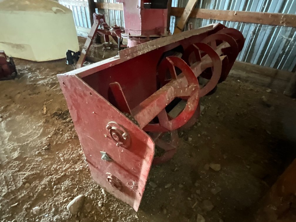 IH 80 7’ Snow Blower