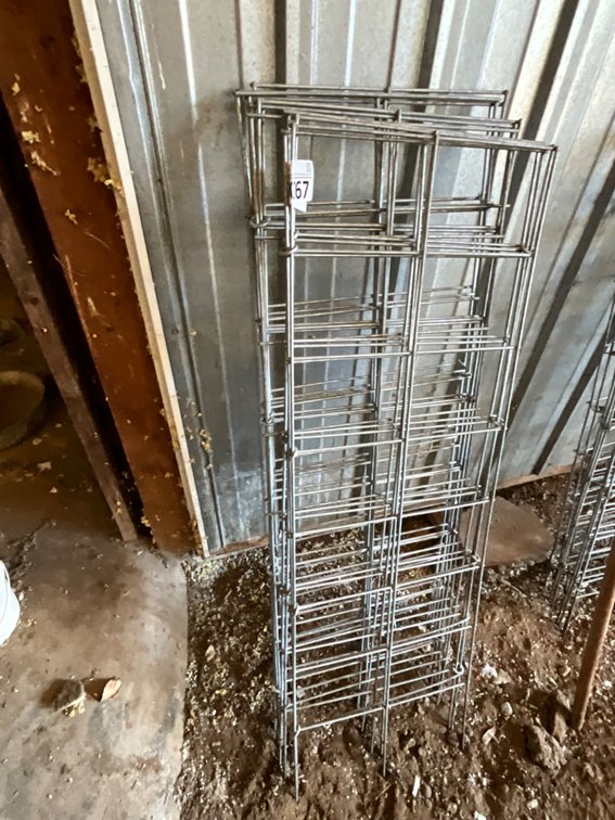 (3) Tomato Cages