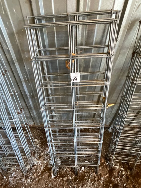 (3) Tomato Cages