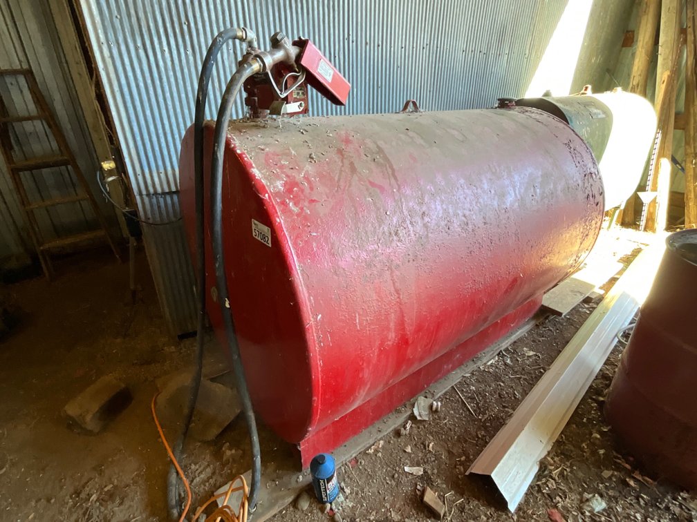 500 Gallon Gas Barrel w/ Fill Right Pump & Contents
