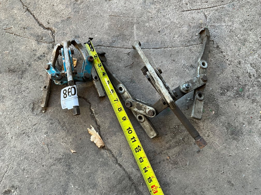 (2) Hub Pullers
