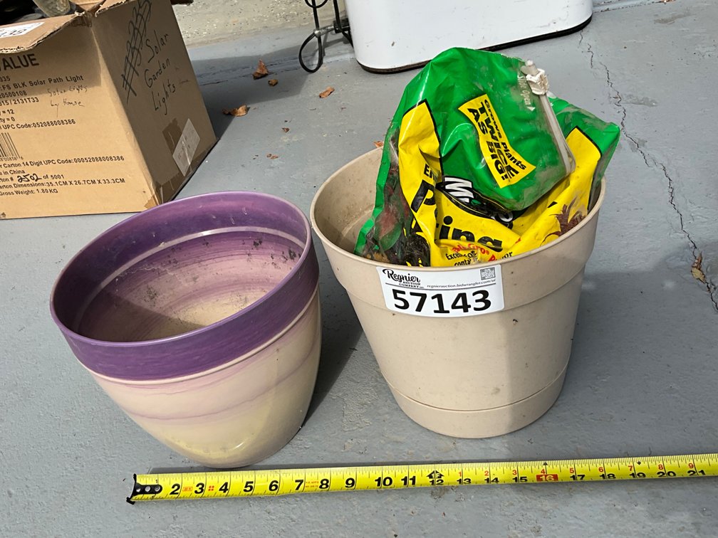 Planter Pots (plastic) & Potting Soil