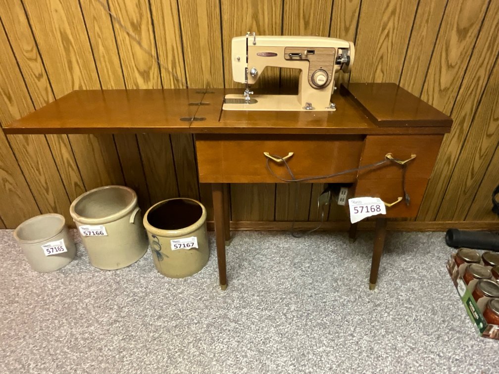 Dress Maker Sewing Machine