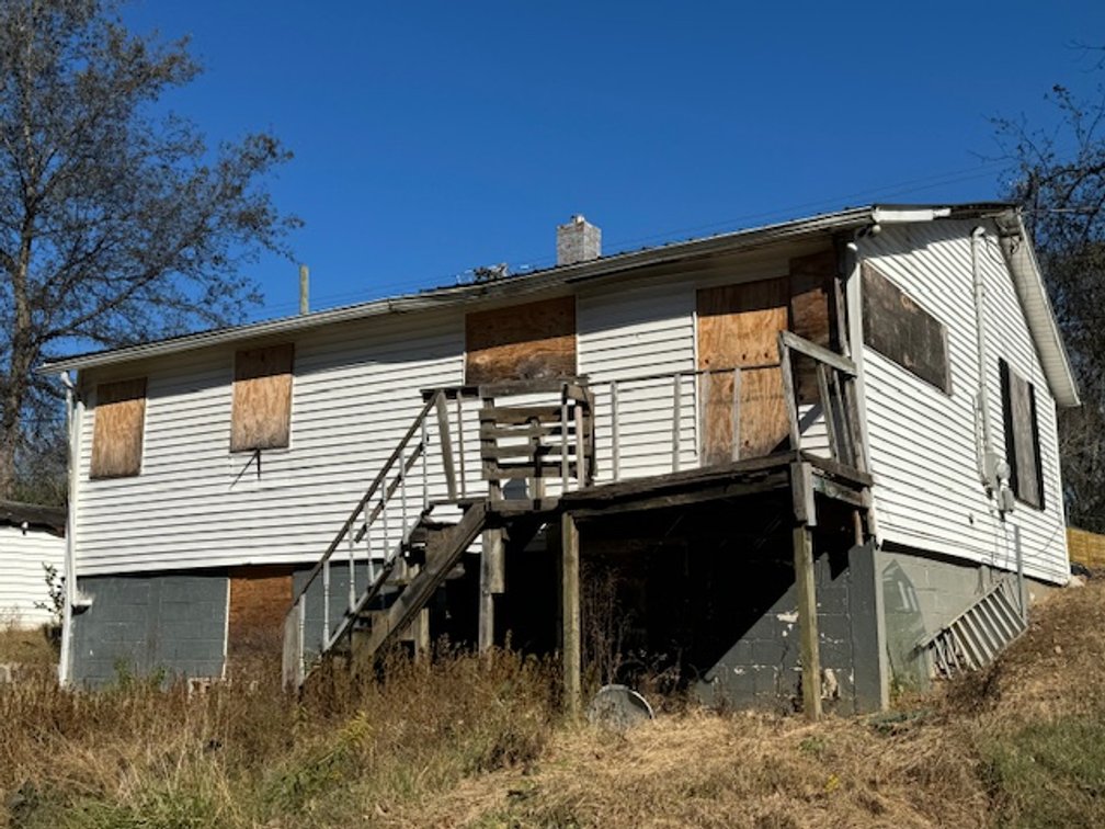 Image for 172 Columbia Ave - House & Lot - Selling Per Court Order