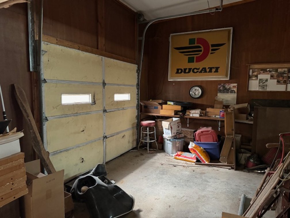 Image for Commercial Space - 8,000+ sq ft - Cabinet Shop near Hwy 100 - Centerville