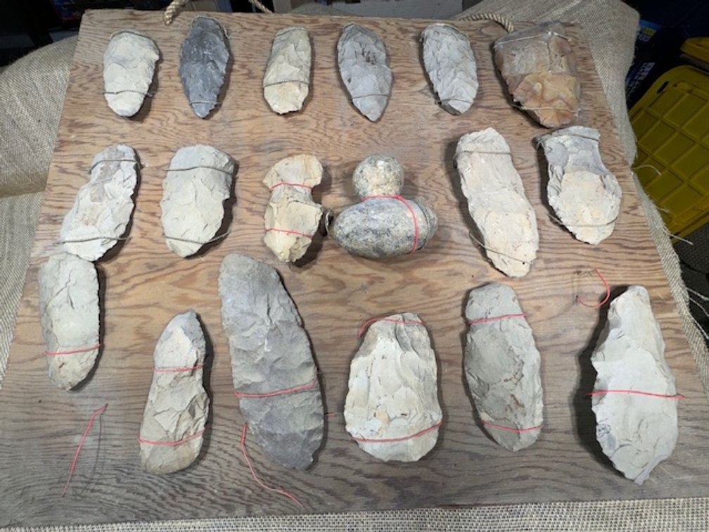 Native American Artifacts / Tools / 18 pieces on board - Yellow Creek finds