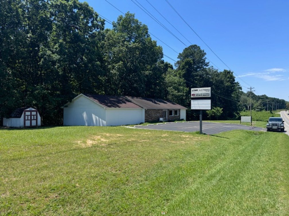 Image for Premium Commercial Location on Highway 100 - Building & 1 Acre
