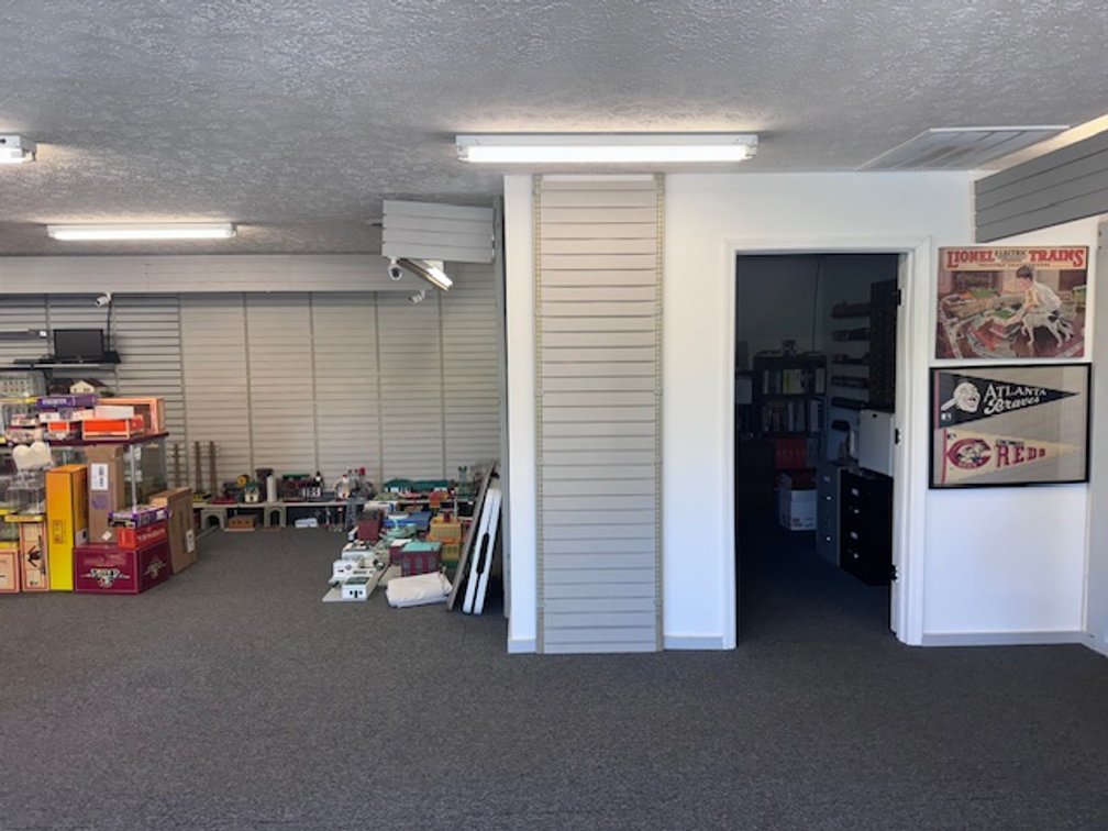 Image for Premium Commercial Location on Highway 100 - Building & 1 Acre