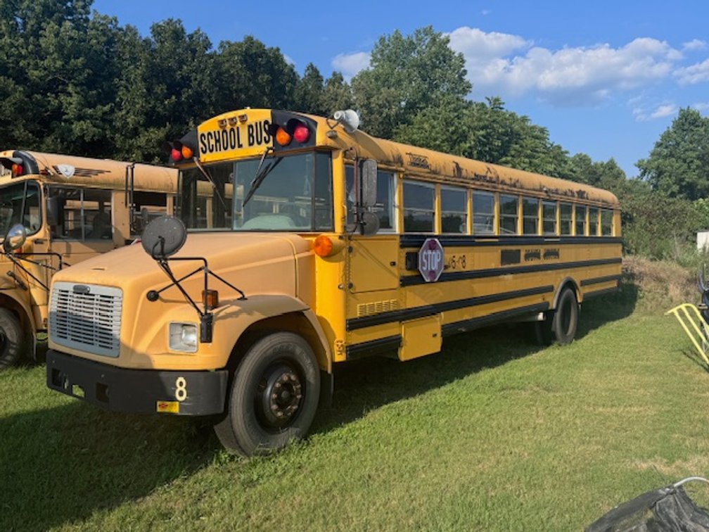 Lot # 6 - 2005 Freightliner Bus