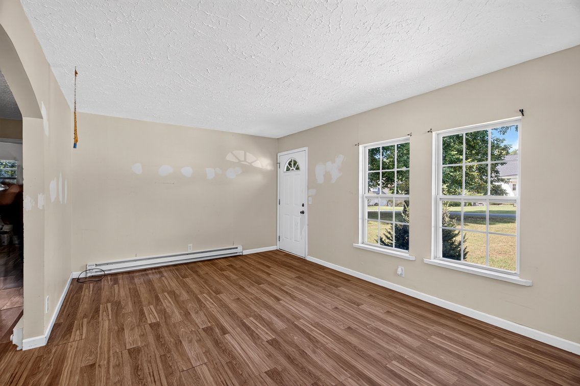 Image for 3.7 Acres & House on Taylor Road - Investors Take a Look!
