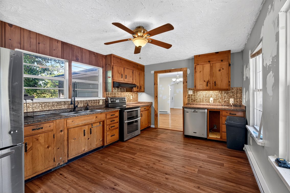 Image for 3.7 Acres & House on Taylor Road - Investors Take a Look!