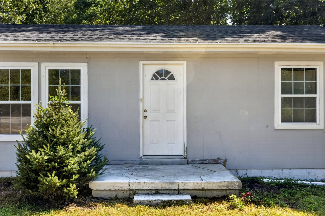 Image for 3.7 Acres & House on Taylor Road - Investors Take a Look!