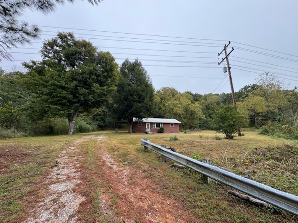 Image for Court-Ordered Estate Auction - Hwy 100: 6 acres & House - 