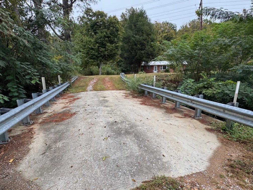 Image for Court-Ordered Estate Auction - Hwy 100: 6 acres & House - 