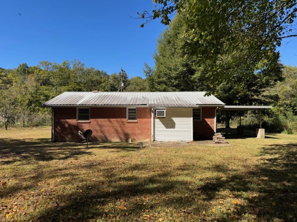 Image for Court-Ordered Estate Auction - Hwy 100: 6 acres & House - 