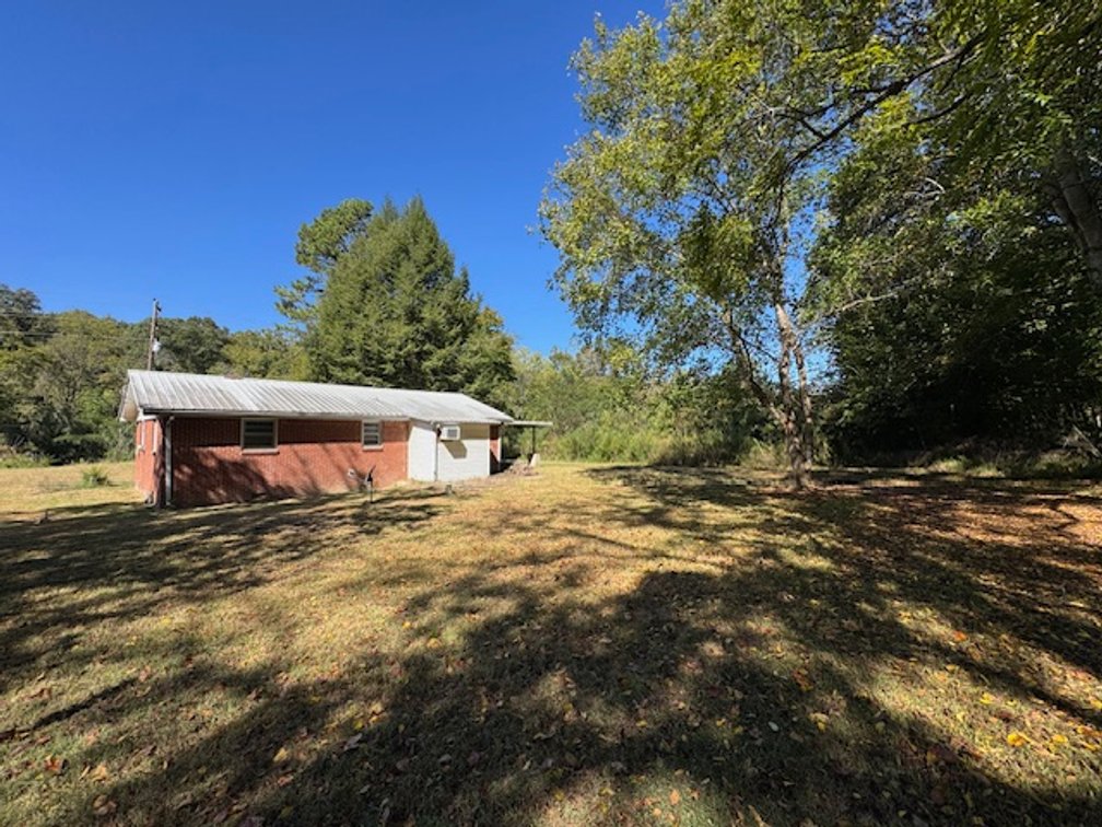 Image for Court-Ordered Estate Auction - Hwy 100: 6 acres & House - 