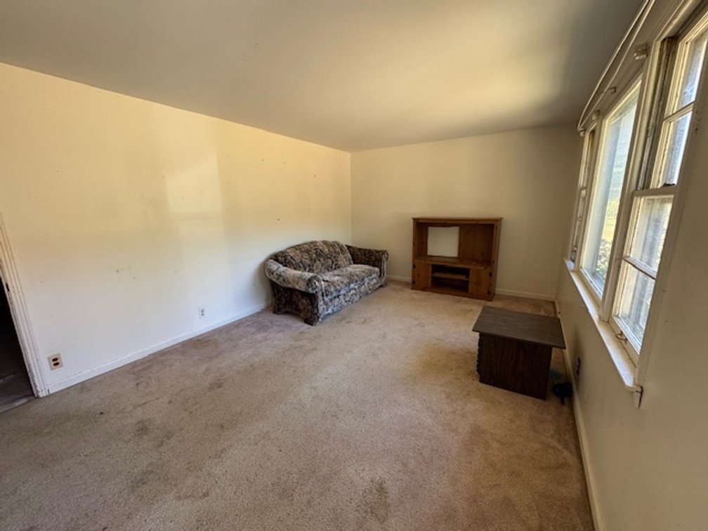 Image for Court-Ordered Estate Auction - Hwy 100: 6 acres & House - 